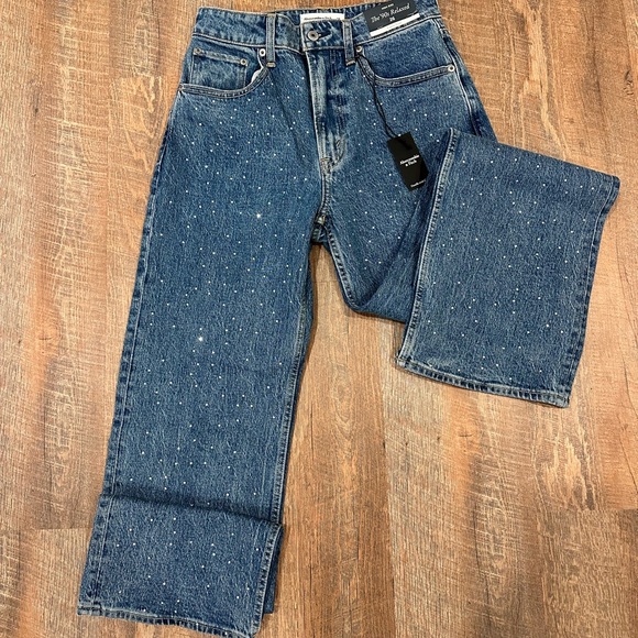 A&F Studded High Rised 90s Fit Jeans - Picture 2 of 5